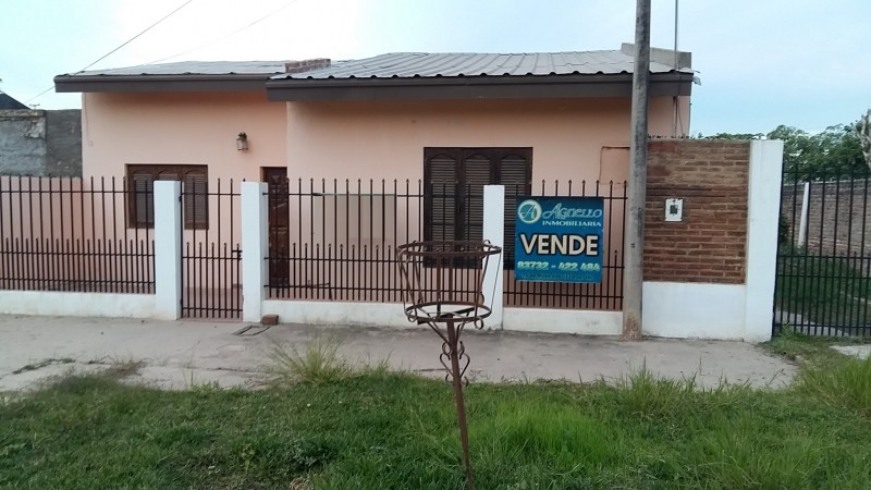 SE VENDE CASA. CALLE 000 E/ 29 Y 31 Bº SANTA TERESITA