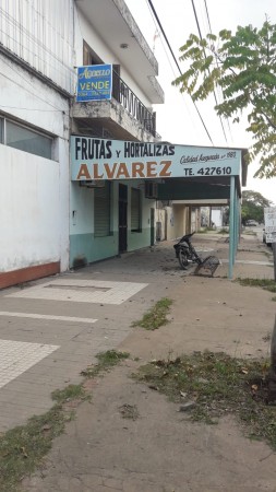 SE VENDE LOCAL COMERCIAL. CALLE 3 E/ 14 Y 16 - CENTRO