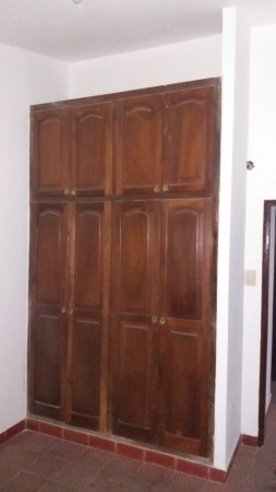 SE VENDE CASA. CALLE 12 E/ 123 Y 125 - B° MITRE.