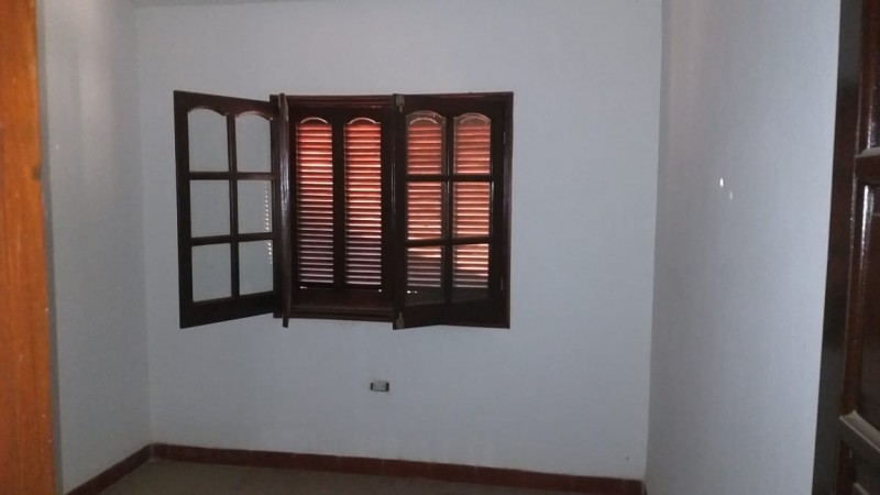 SE VENDE CASA. CALLE 12 E/ 123 Y 125 - B° MITRE.