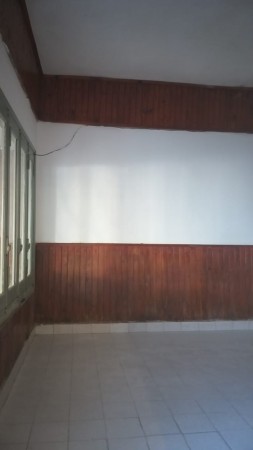 SE VENDE CASA Y UN DEPARTAMENTO - AVENIDA 1 ESQUINA 22 - CENTRO - 