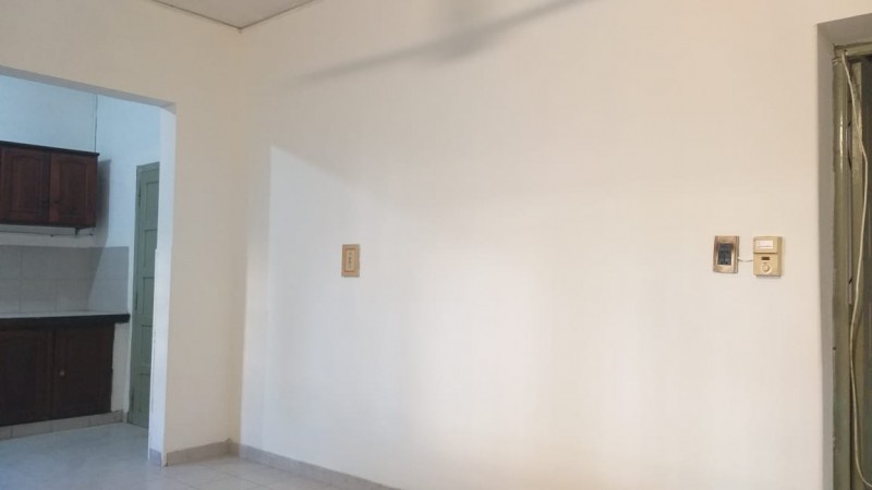 SE VENDE CASA Y UN DEPARTAMENTO - AVENIDA 1 ESQUINA 22 - CENTRO - 