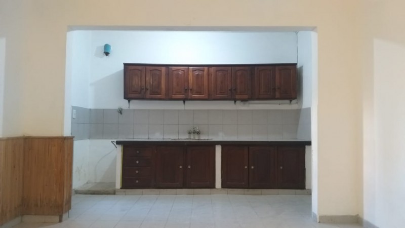 SE VENDE CASA Y UN DEPARTAMENTO - AVENIDA 1 ESQUINA 22 - CENTRO - 