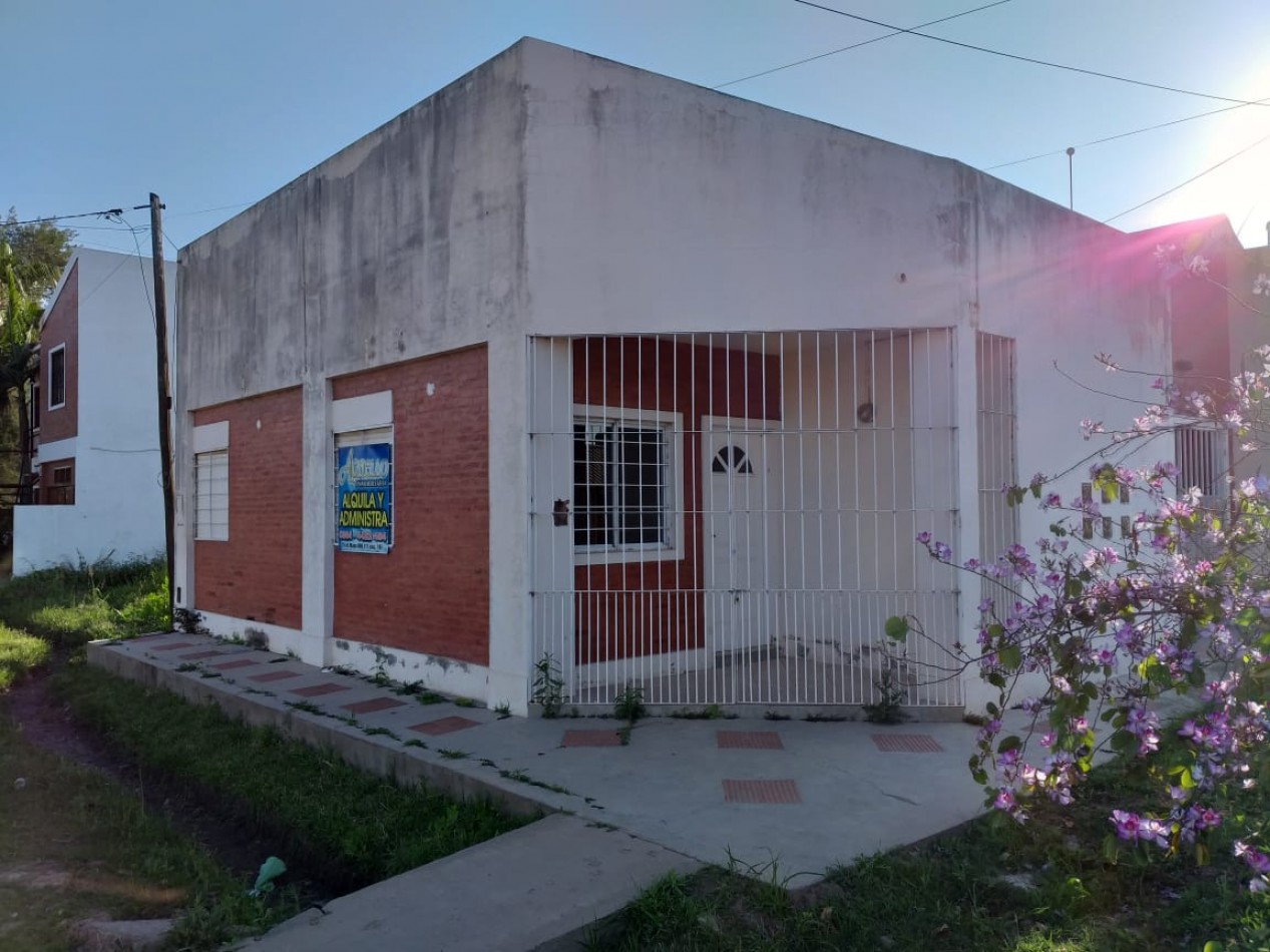 Calle 12 esq. 47 B° Puigo