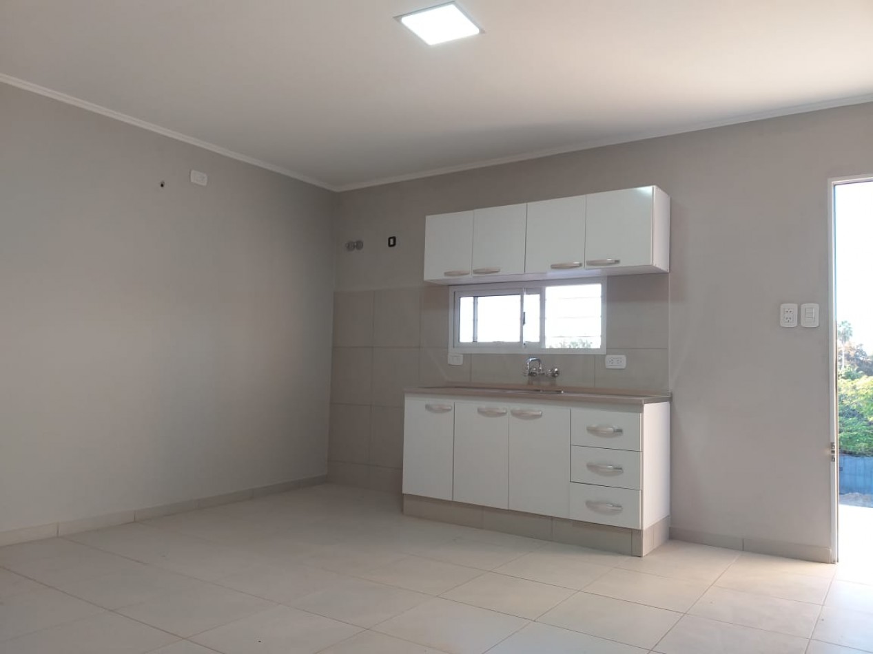 CALLE LAVALLE 724 -  (Calle 7 e/ 10 y 12 - ensanche sur ) - zona uncaus