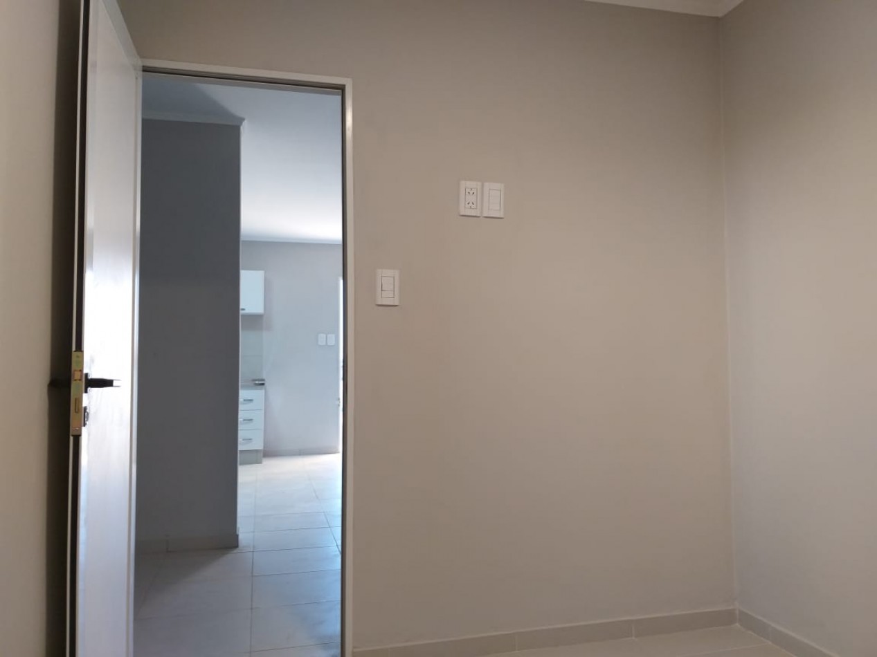 CALLE LAVALLE 724 -  (Calle 7 e/ 10 y 12 - ensanche sur ) - zona uncaus
