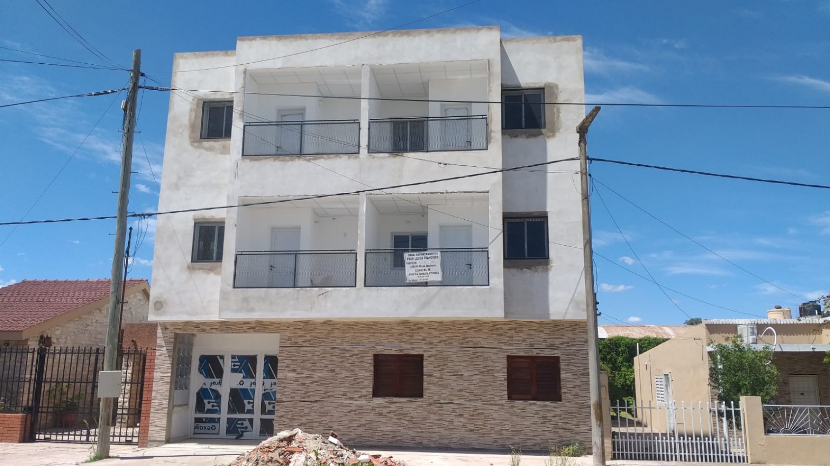 GDOR. CASTELLS 751 - 19 E/ 16 Y 18 ENSANCHE SUR - ZONA UNCAUS