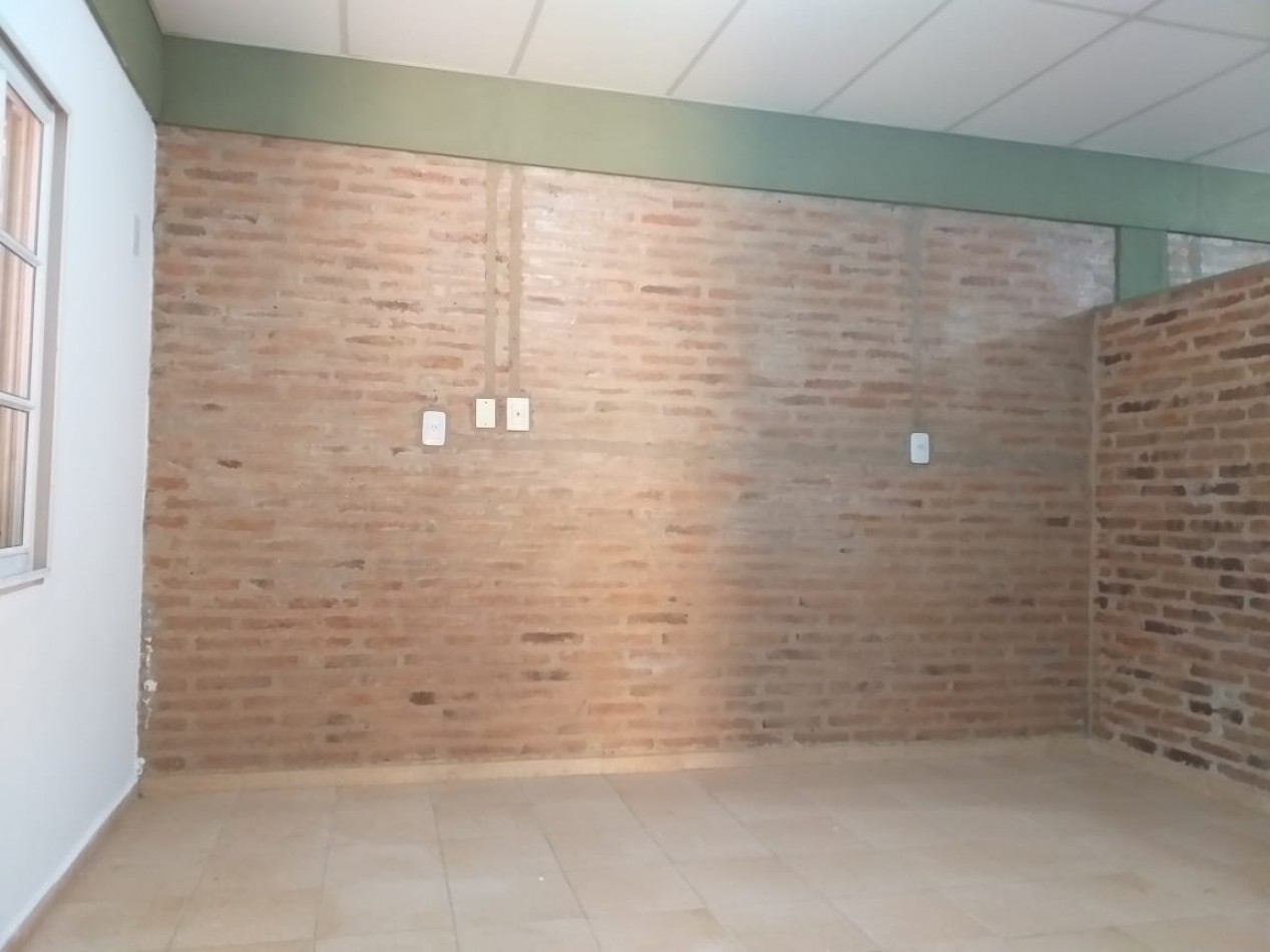 JOSE HERNANDEZ 620 - 5 E/ 8 Y 10 ENSANCHE SUR - ZONA UNCAUS 