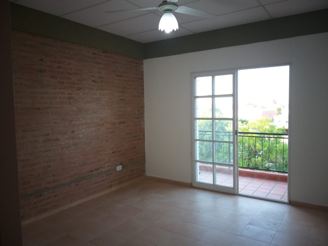 JOSE HERNANDEZ 620 - 5 E/ 8 Y 10 ENSANCHE SUR - ZONA UNCAUS 