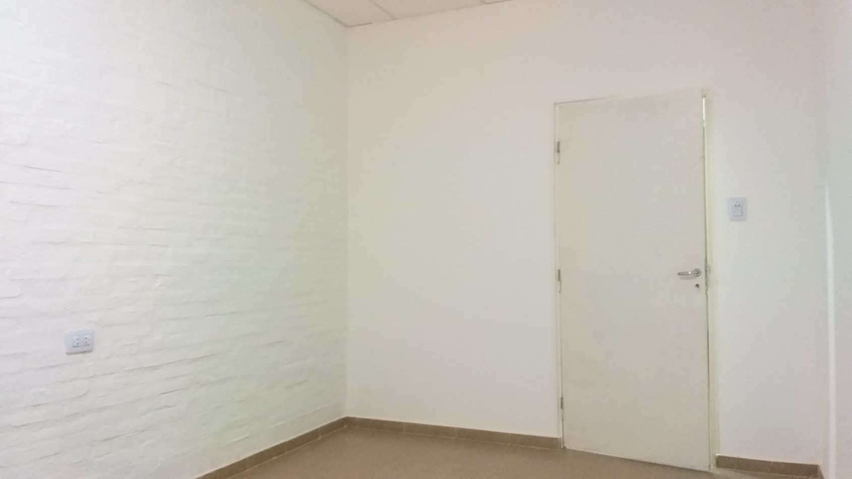 43 E/ 26 Y 28 PIÑEIRO
