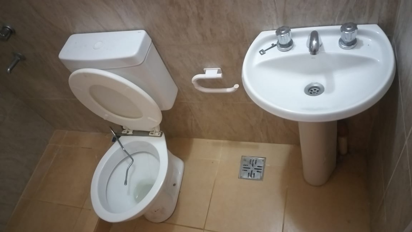CHECOSLOVAQUIA 1055 - 11 E/ 16 Y 18 ENSANCHE SUR - ZONA UNCAUS