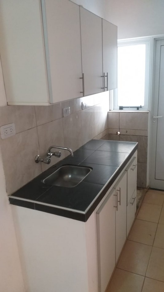 CHECOSLOVAQUIA 1055 - 11 E/ 16 Y 18 ENSANCHE SUR - ZONA UNCAUS