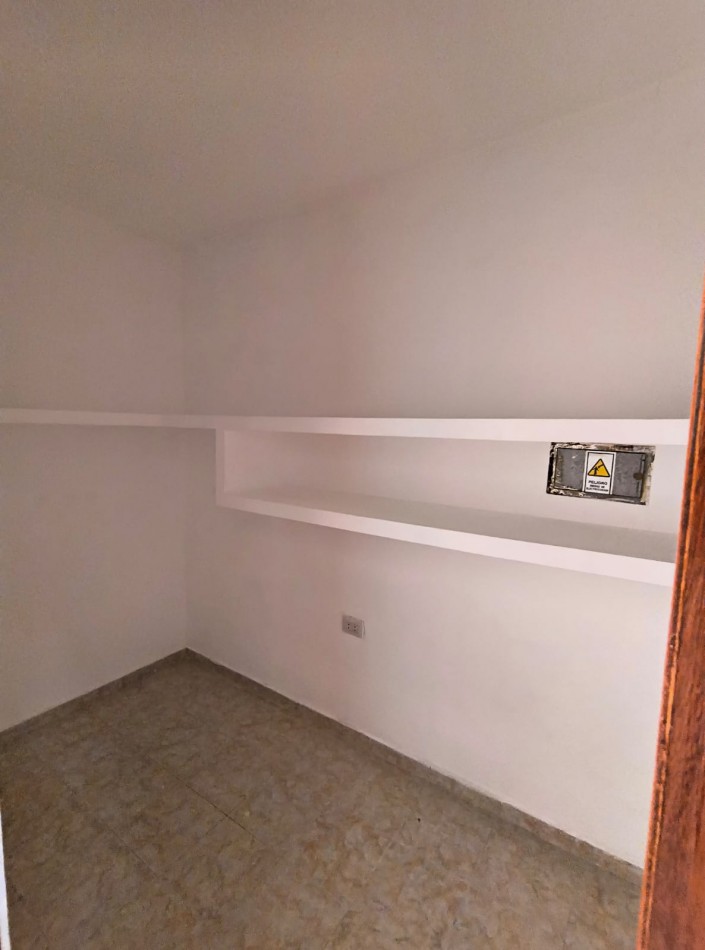 CHACABUCO 81 - 5 ENTRE 2 Y 4 CENTRO 