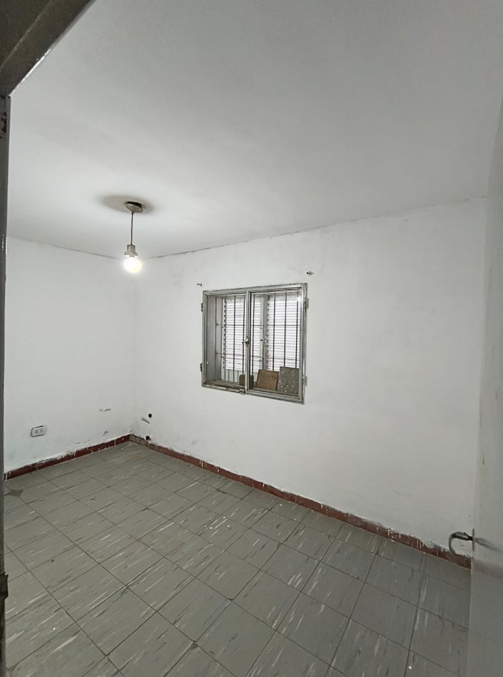 PLUMERILLO - 23BIS E/ 36 Y 38 YAPEYU