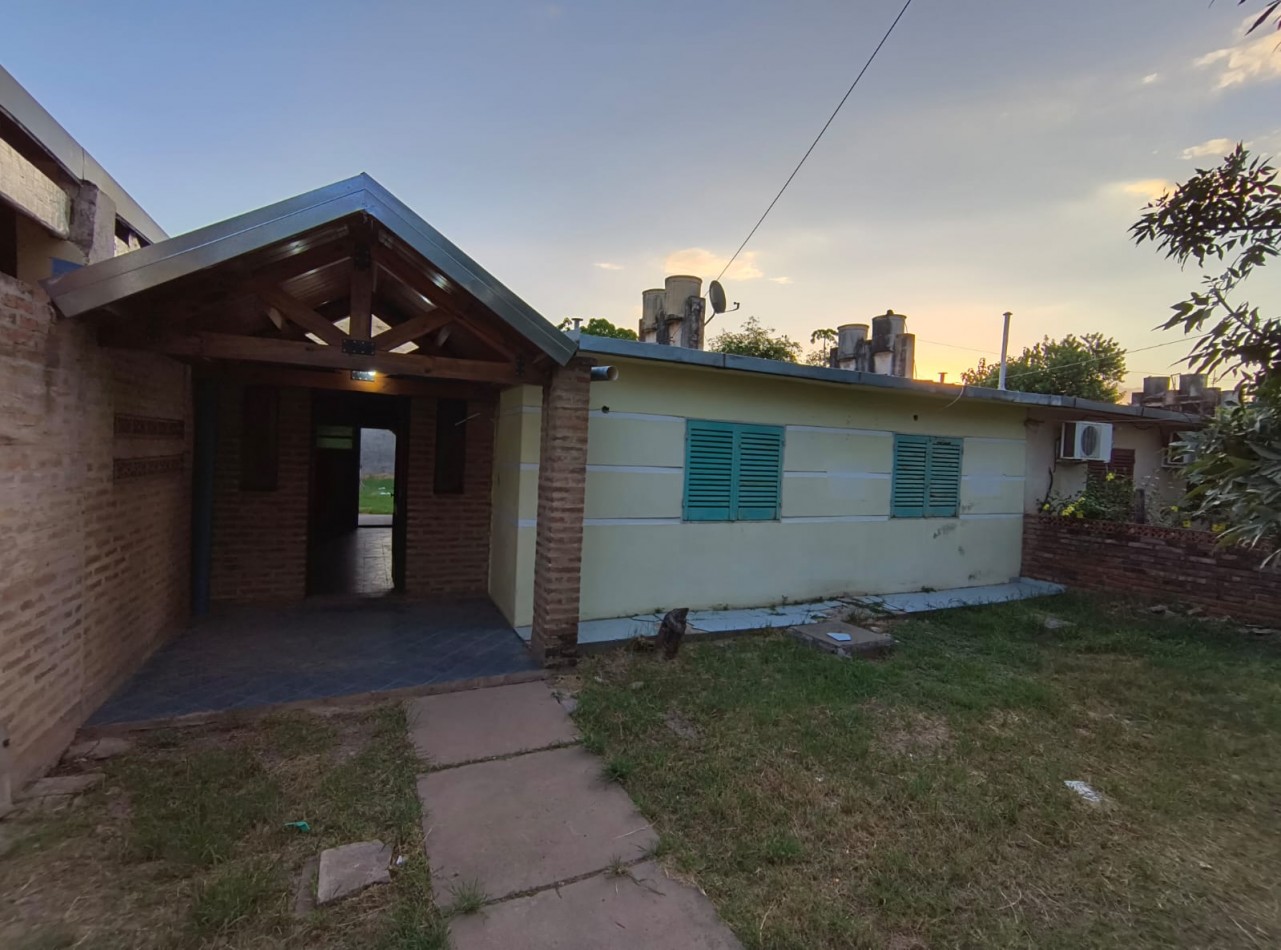 PLUMERILLO - 23BIS E/ 36 Y 38 YAPEYU