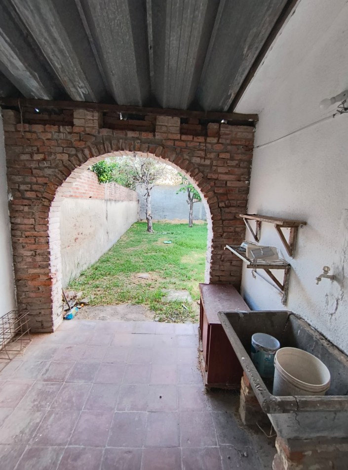 PLUMERILLO - 23BIS E/ 36 Y 38 YAPEYU