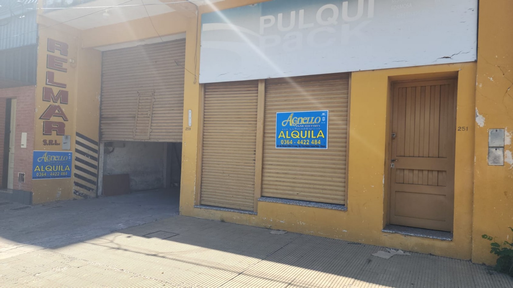 AV. SARMIENTO 261 - AV. 1 ENTRE 6 Y 8 CENTRO 
