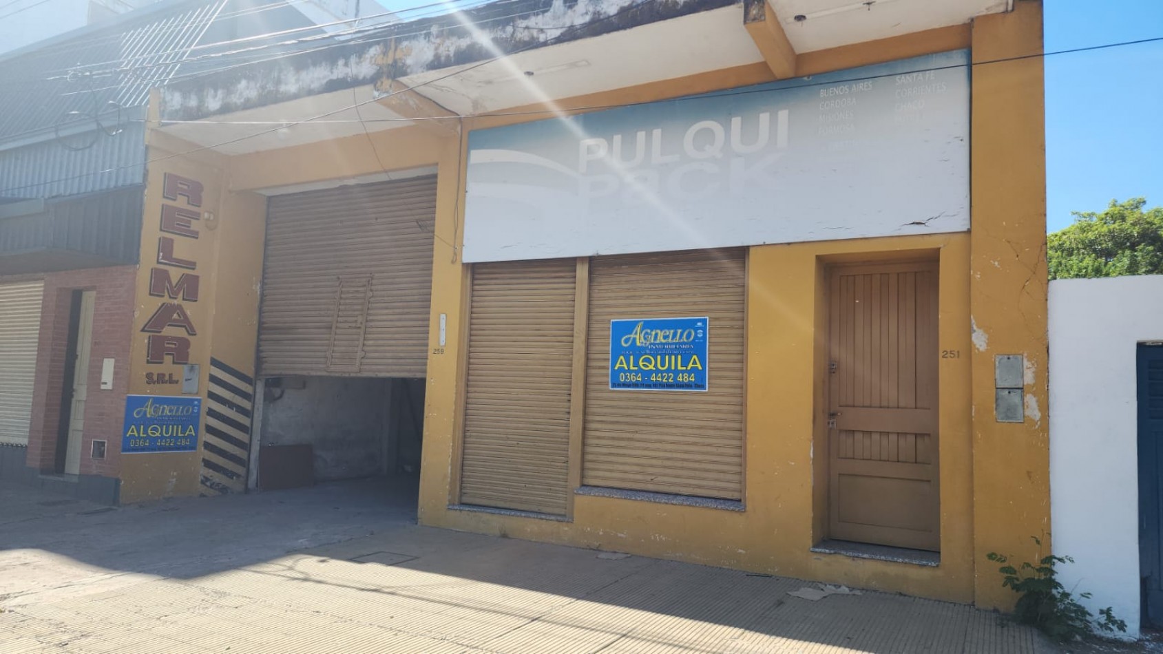 AV. SARMIENTO 261 - AV. 1 ENTRE 6 Y 8 CENTRO 