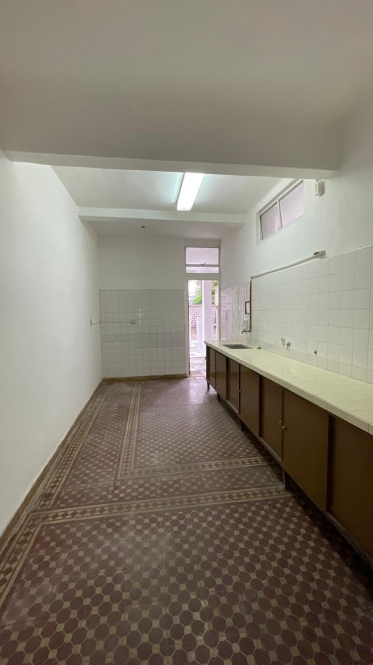 RIVADAVIA 848 - 16 ENTRE 9 Y 11 CENTRO 