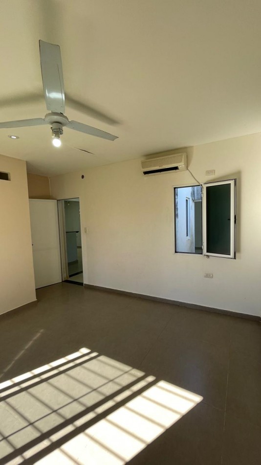 47 E/ 22 Y 24 PIÑEIRO - MZ 208 PC 23 