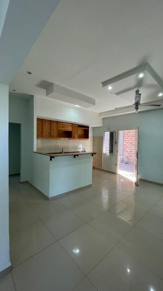 47 E/ 22 Y 24 PIÑEIRO - MZ 208 PC 23 