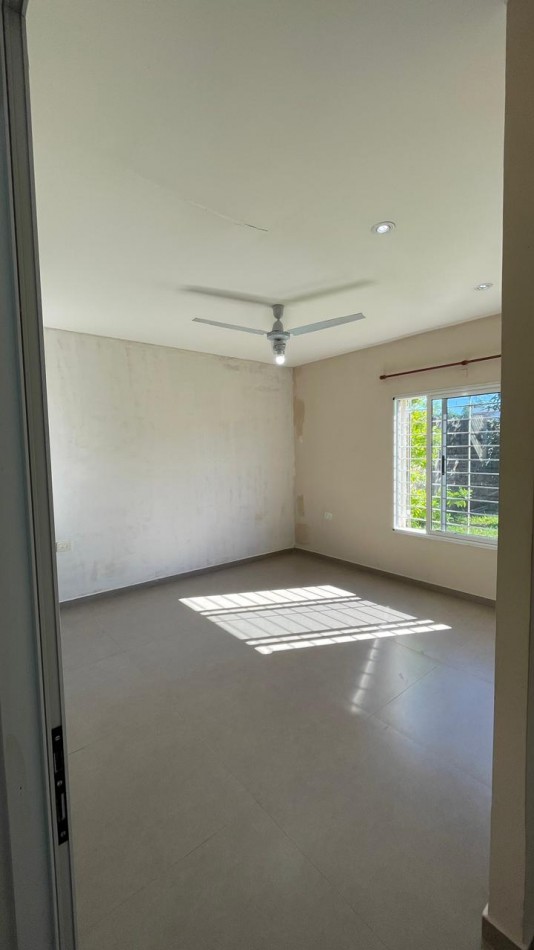 47 E/ 22 Y 24 PIÑEIRO - MZ 208 PC 23 