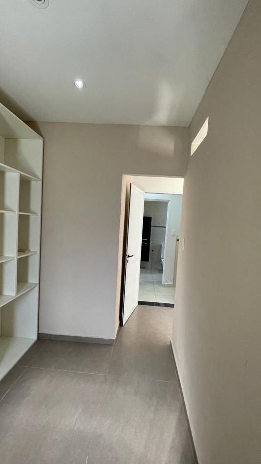 47 E/ 22 Y 24 PIÑEIRO - MZ 208 PC 23 