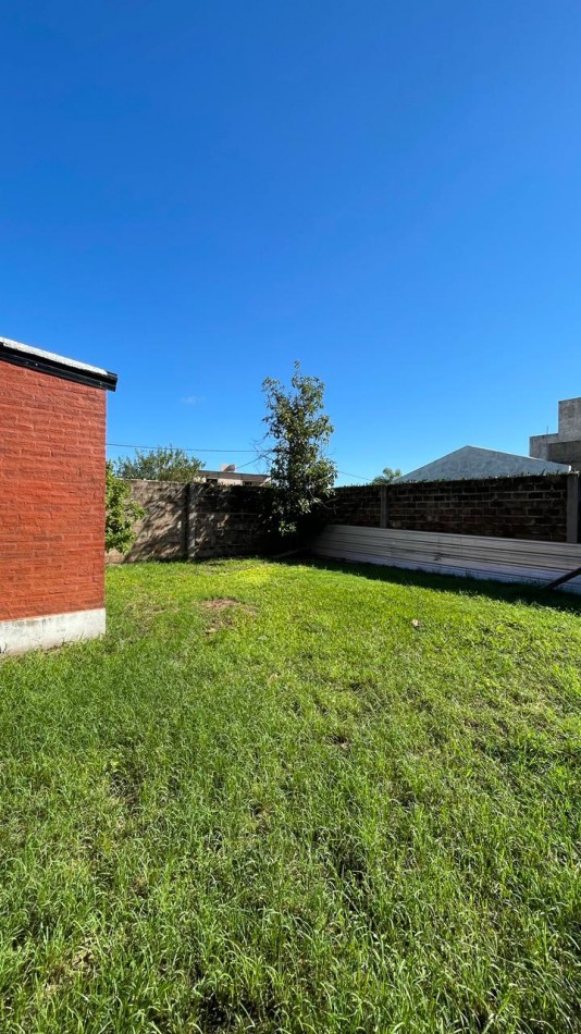 47 E/ 22 Y 24 PIÑEIRO - MZ 208 PC 23 