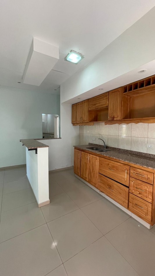 47 E/ 22 Y 24 PIÑEIRO - MZ 208 PC 23 