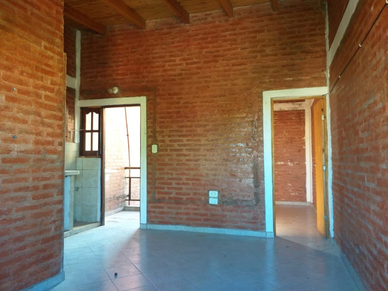 CHECOSLOVAQUIA 1053 - 11 E/ 16 Y 18 ENSANCHE SUR - ZONA UNCAUS