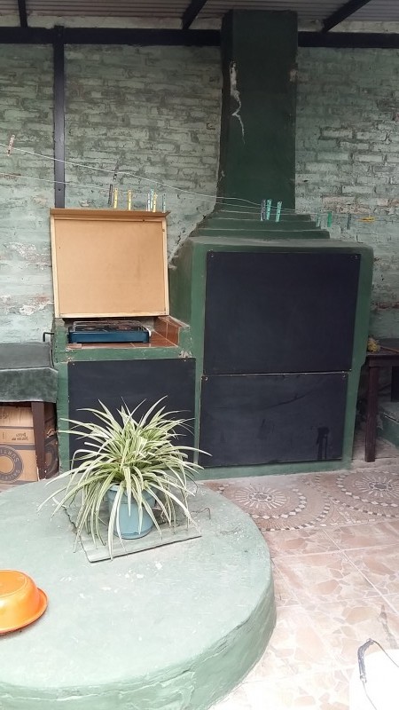 SE VENDE CASA. Av 2 e/ 47 y 49