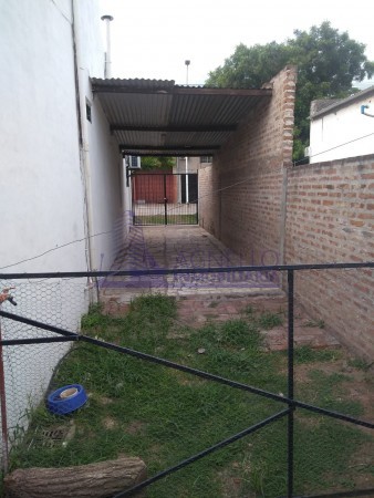 SE VENDE CASA. CALLE 5 E/ 2 Y 0 BARRIO BELGRANO