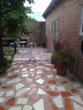 SE VENDE CASA. CALLE 5 E/ 2 Y 0 BARRIO BELGRANO