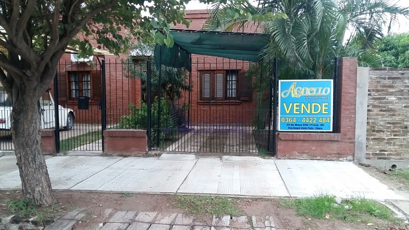 SE VENDE CASA.CALLE 13 ENTRE 24 Y 26  (ZONA CENTRO).