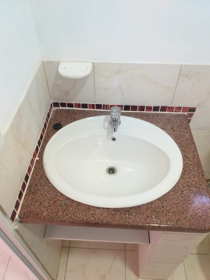 AMEGHINO 1061 - 24 E/ 21 Y 23 CENTRO 