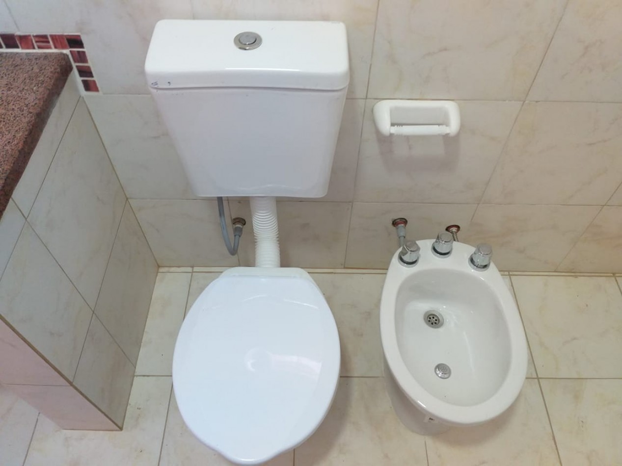 AMEGHINO 1061 - 24 E/ 21 Y 23 CENTRO 