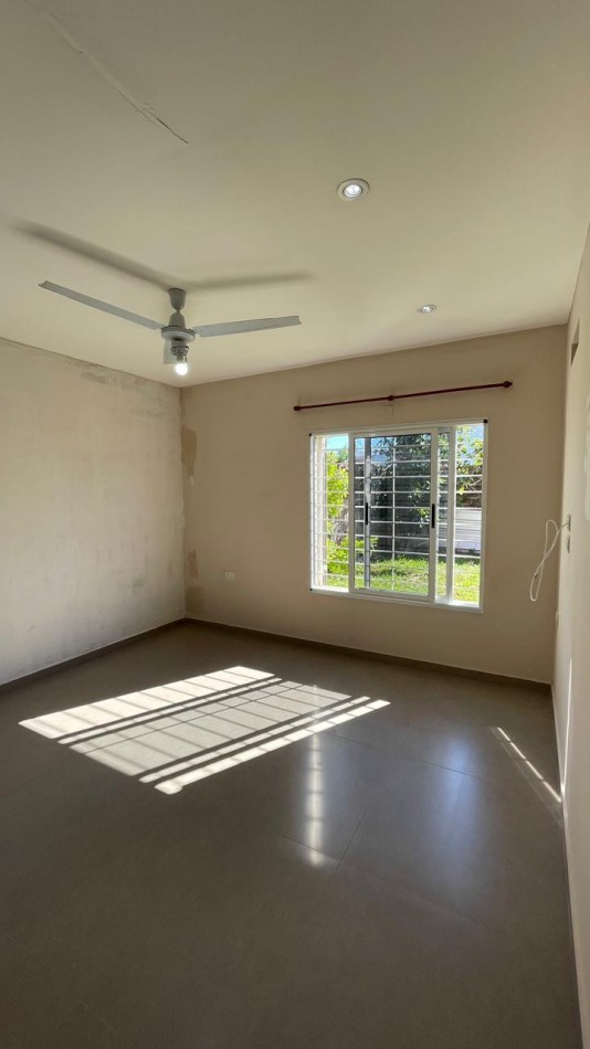 47 E/ 22 Y 24 PIÑEIRO - MZ 208 PC 23 