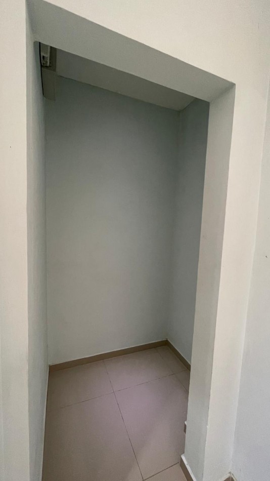 47 E/ 22 Y 24 PIÑEIRO - MZ 208 PC 23 