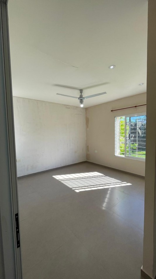 47 E/ 22 Y 24 PIÑEIRO - MZ 208 PC 23 