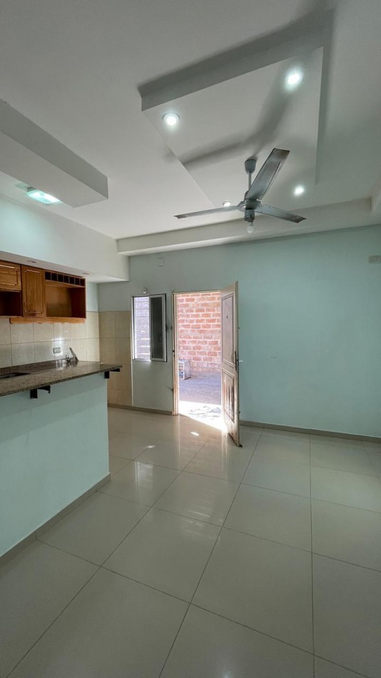 47 E/ 22 Y 24 PIÑEIRO - MZ 208 PC 23 