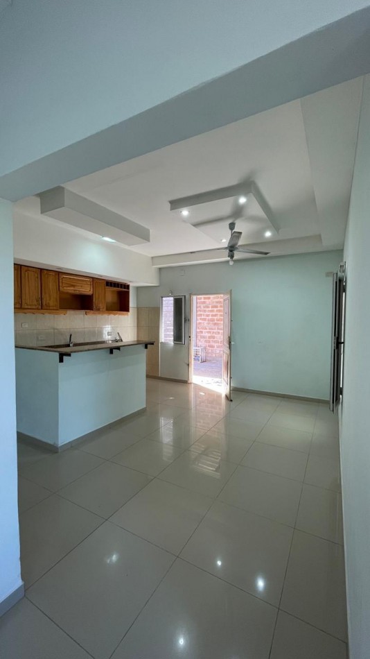 47 E/ 22 Y 24 PIÑEIRO - MZ 208 PC 23 