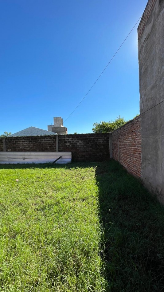 47 E/ 22 Y 24 PIÑEIRO - MZ 208 PC 23 